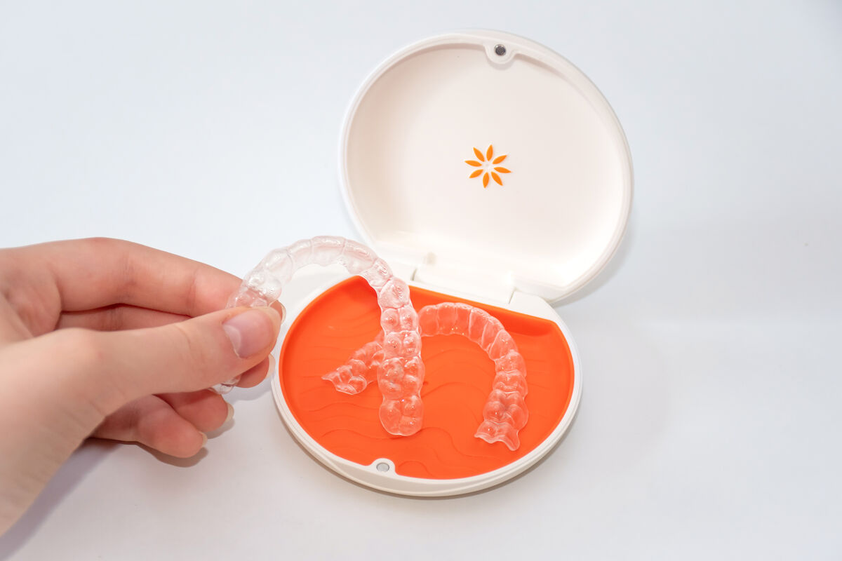 Orthodontic retainer for a child