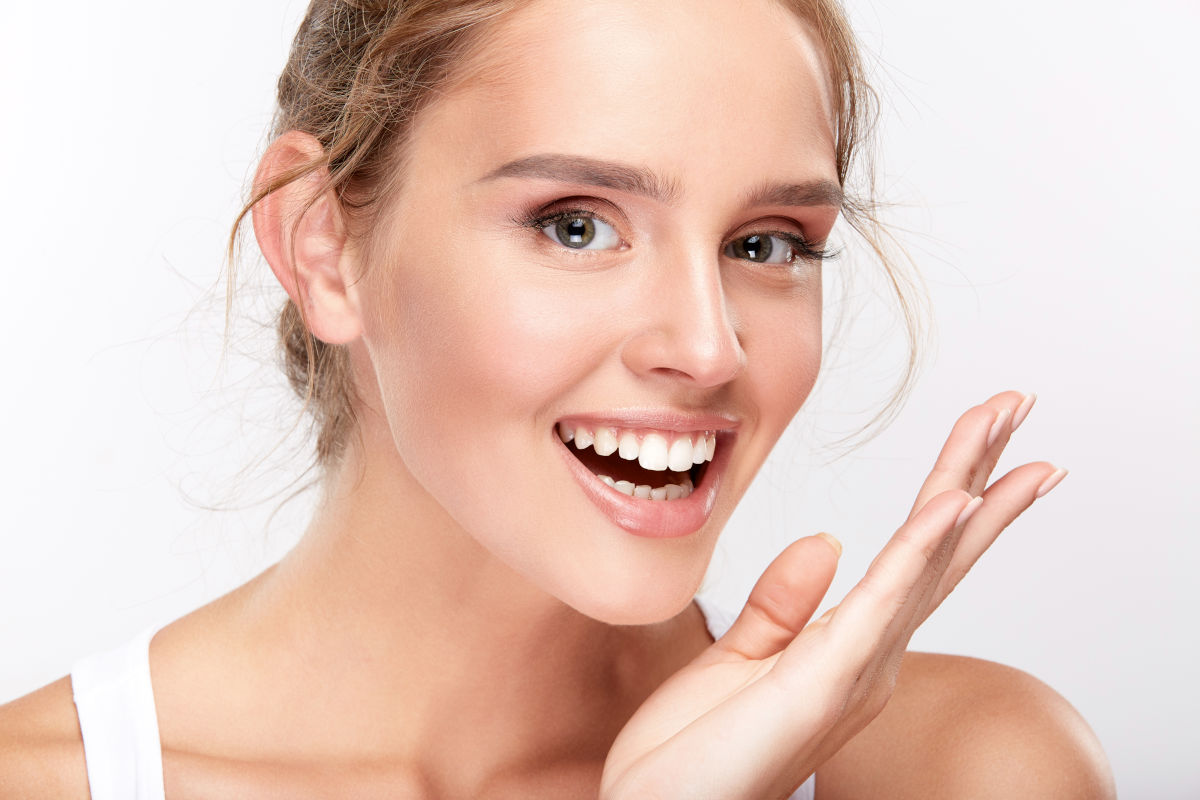 Invisalign vs. Dental Veneers: our complete comparison